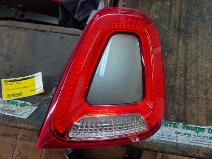 Feu arrière droit d'un Fiat 500, Enlèvement ou Envoi, 3 mois de garantie, Utilisé