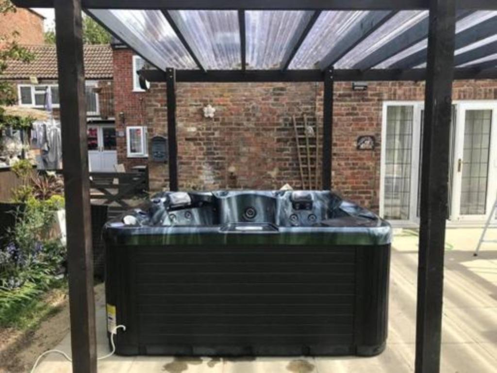 zuinige 3-persoons jacuzzi Gratis  cover Filters, Ophalen of Verzenden, Nieuw