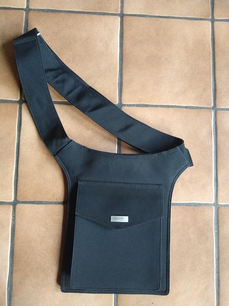 Zwarte handtas/crossbody/crossover Esprit, Handtassen en Accessoires, Tassen | Schoudertassen, Ophalen, Zo goed als nieuw, Zwart