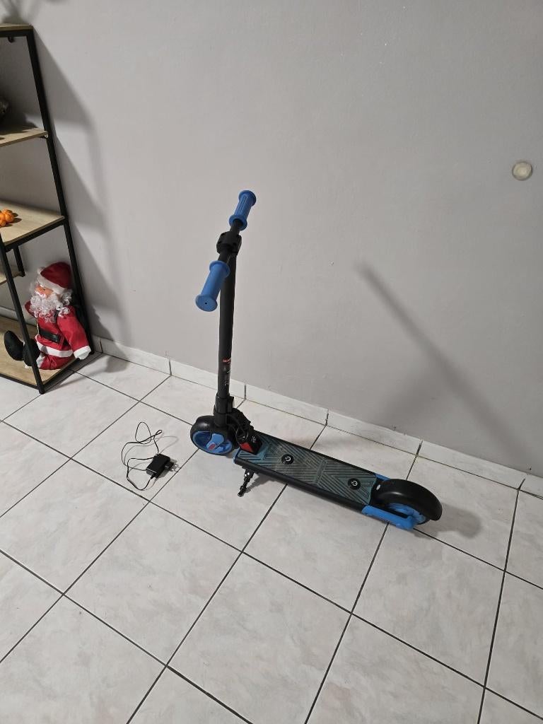 Trottinette électrique Enfant Wispeed, Fietsen en Brommers, Steps, Ophalen, Gebruikt
