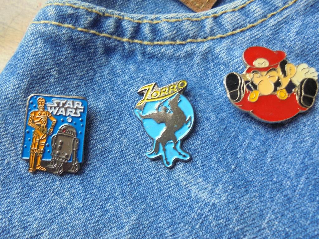 3 épingles (Star Wars, Mario Bros, Zorro), Collections, Enlèvement ou Envoi