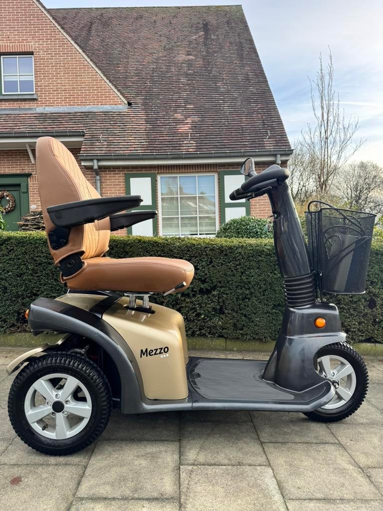 Life & Mobility Mezzo Elegance Prachtig Invalide Scootmobiel, Diversen, Ophalen of Verzenden, Inklapbaar, Zo goed als nieuw, Elektrische rolstoel