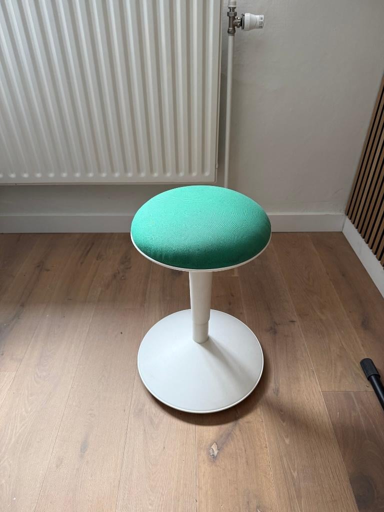 Nilserik kruk wit groen Ikea, Huis en Inrichting, Krukjes, Ophalen, In hoogte verstelbaar, Gebruikt, Kunststof