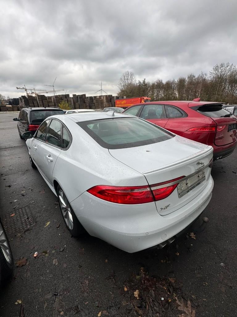 2017 Jaguar xf | lees beschrijving! |, Auto's, Jaguar, Automaat, Zwart, 4 cilinders, Wit