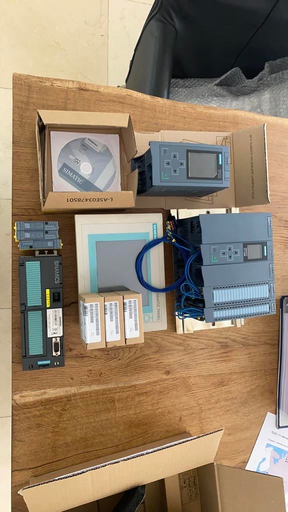 Gezocht! Siemens PLC, frequentieregelaars en schermen., Hobby en Vrije tijd, Elektronica-componenten, Zo goed als nieuw, Ophalen of Verzenden