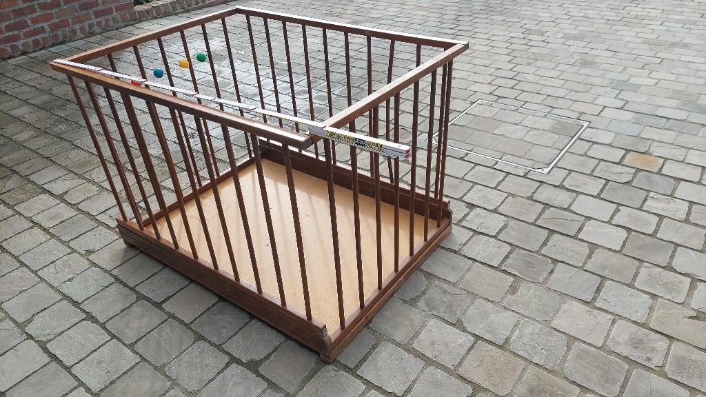 Boîte pour bébé en bois/parc, Enfants & Bébés, Enlèvement, Utilisé, Rectangulaire, Réglable en hauteur