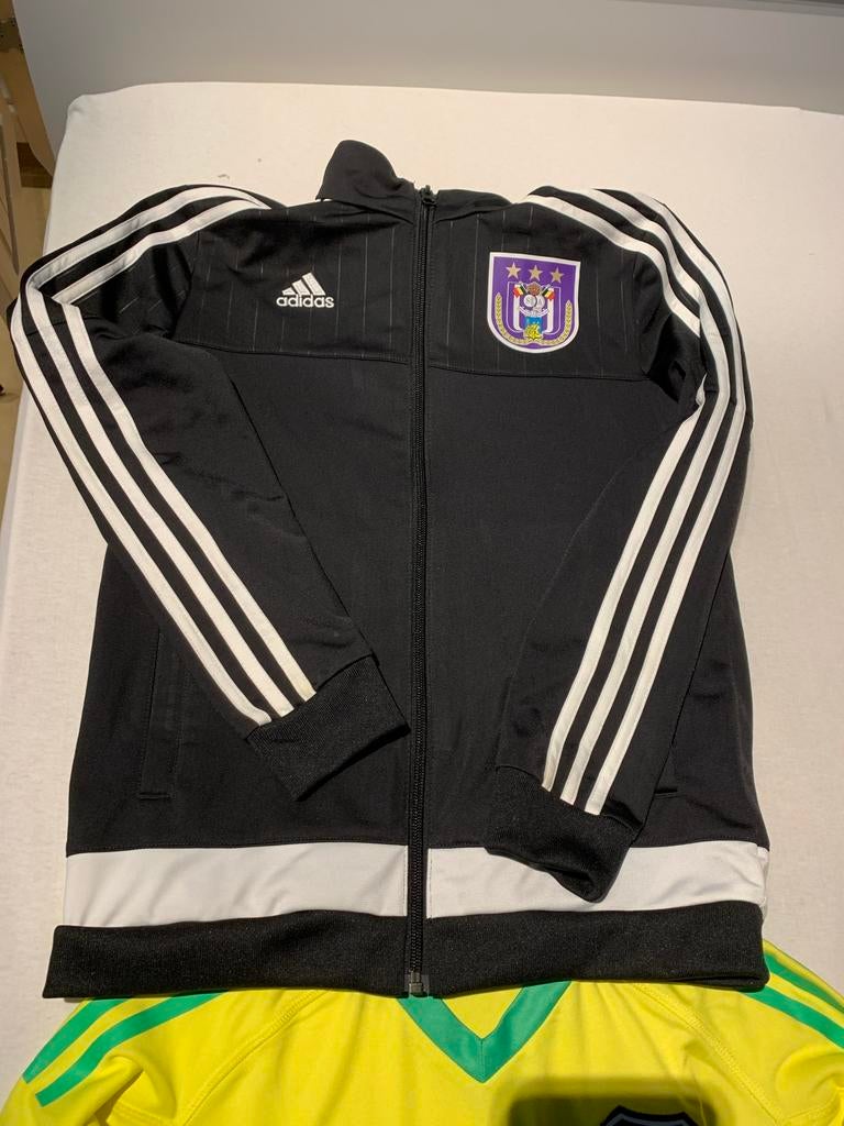 Anderlecht en Barcelona kledij, Ophalen, Gedragen