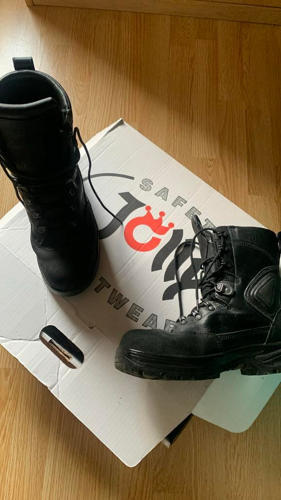 Bottine Jolly, Enlèvement