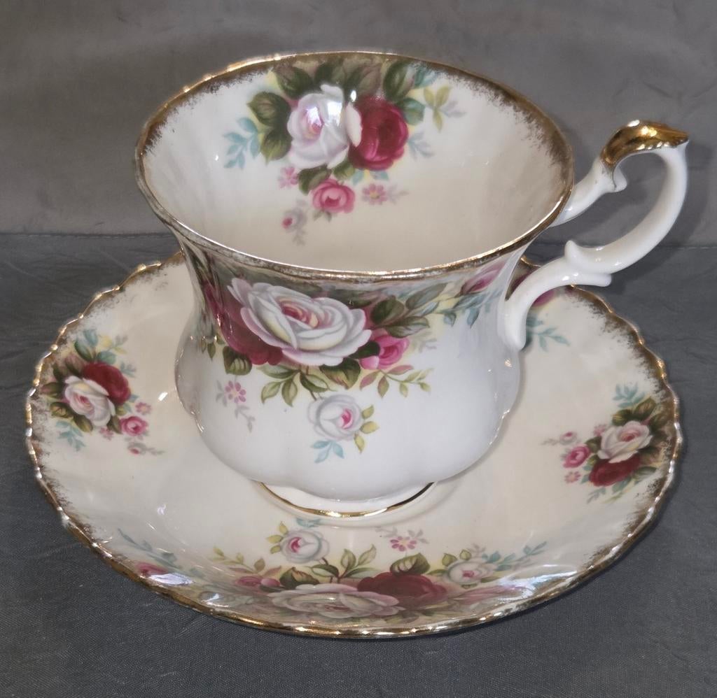 Tasse Royal Albert porcelaine anglaise, Enlèvement ou Envoi
