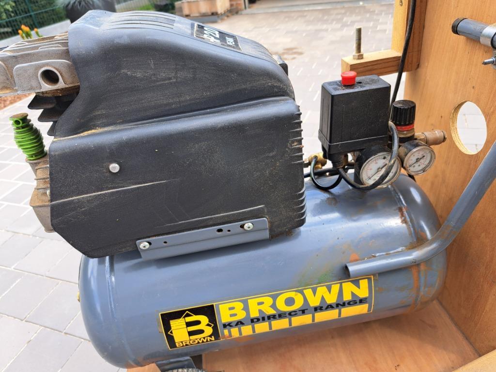 compressor brown, Doe-het-zelf en Bouw, Compressors, Ophalen, 6 tot 10 bar, Zo goed als nieuw, 25 tot 100 liter