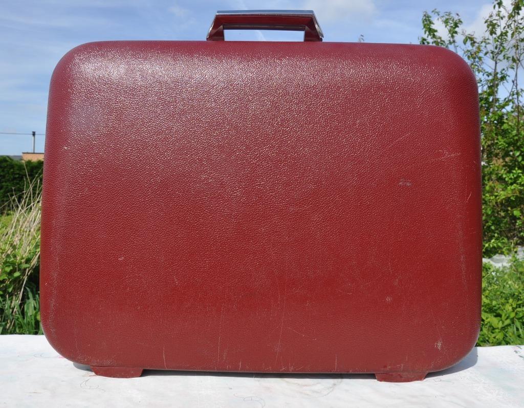 valise delsey coque rigide bordeau, 35 à 45 cm, Enlèvement ou Envoi, Plastique dur, Utilisé