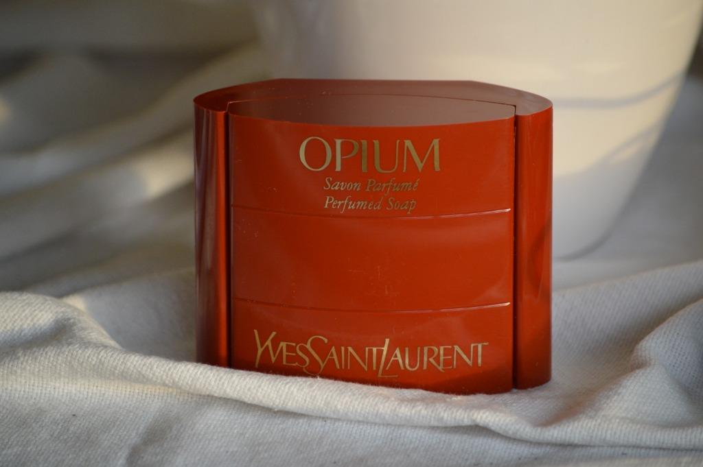 Yves Saint Laurent "Opium" Zeep / VINTAGE IN NIEUWE STAAT !, Enlèvement ou Envoi, Neuf
