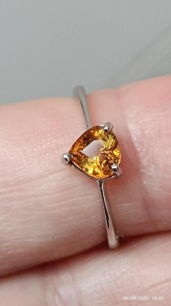 Belle bague en argent massif avec tourmaline d'Afrique, Neuf, Argent, Jaune, Enlèvement ou Envoi