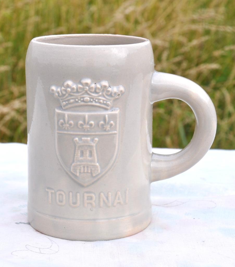 chope en gres ville de tournai 1/2 litre, Enlèvement ou Envoi, Utilisé, Chope(s), Autres marques