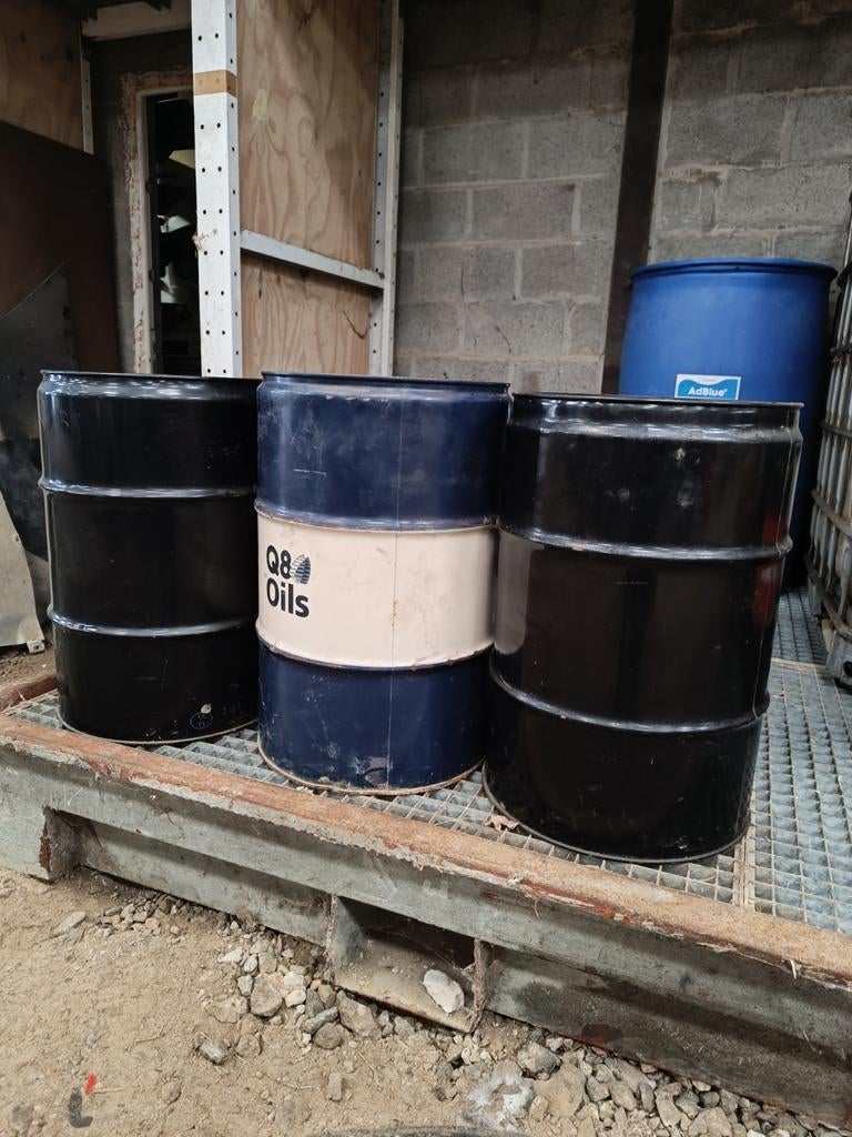 Lege olievaten 200 liter, Enlèvement, Utilisé