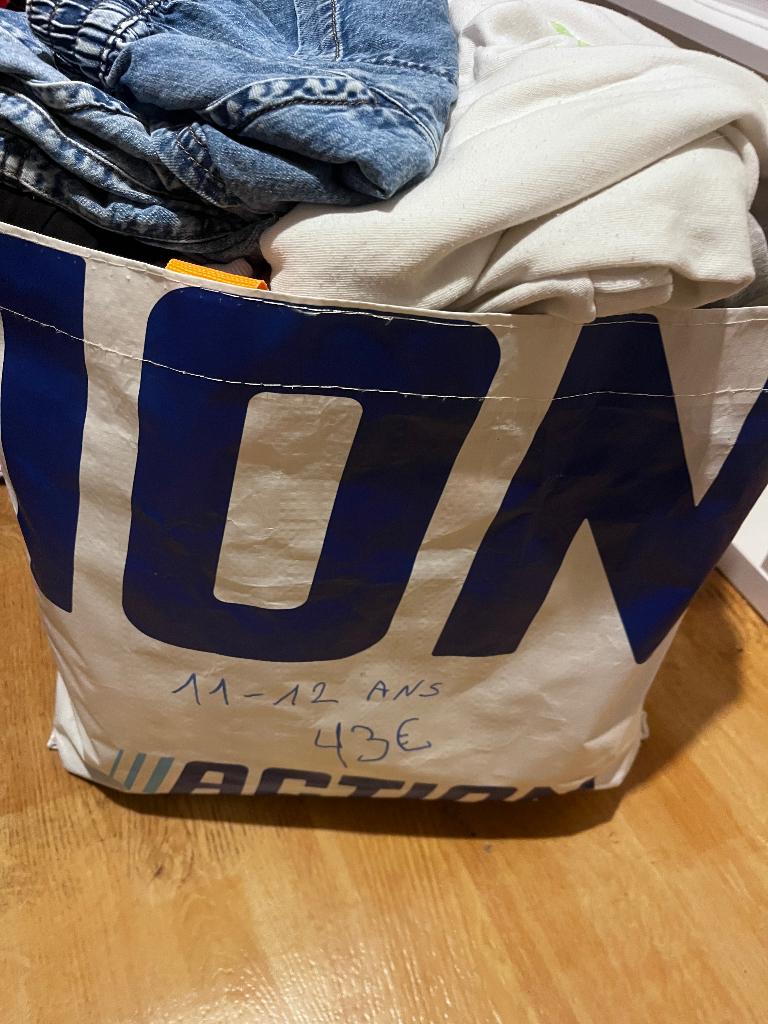 Vêtements taille 11-12 ans, Enlèvement, Utilisé, Fille