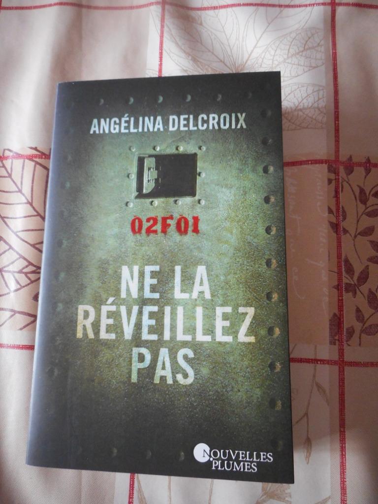 Ne la réveillez pas de Angélina Delcroix, Enlèvement ou Envoi, Neuf