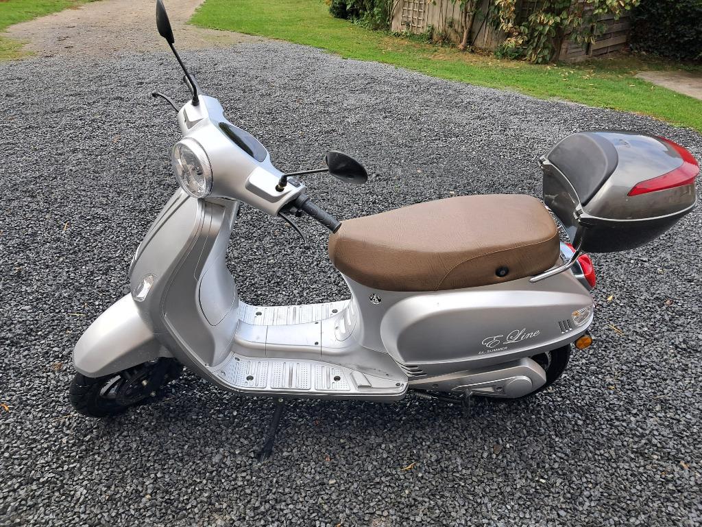 Sccoter électrique, Vélos & Vélomoteurs, Comme neuf, Classe B (45 km/h), Enlèvement, Électrique