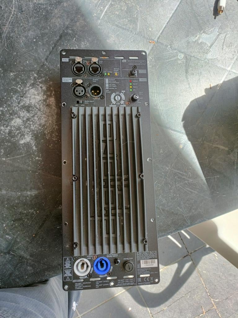 Module amplificateur 900Wrms Opera Unica de dB Technologies , Musique & Instruments, Enlèvement ou Envoi, Comme neuf