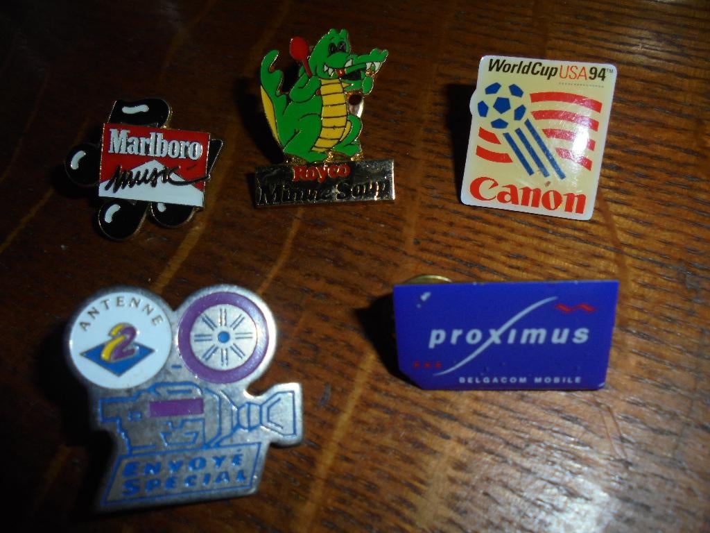 5 épingles (royco, proximus, cup 94, marlboro, antenne2), Collections, Enlèvement ou Envoi, Comme neuf