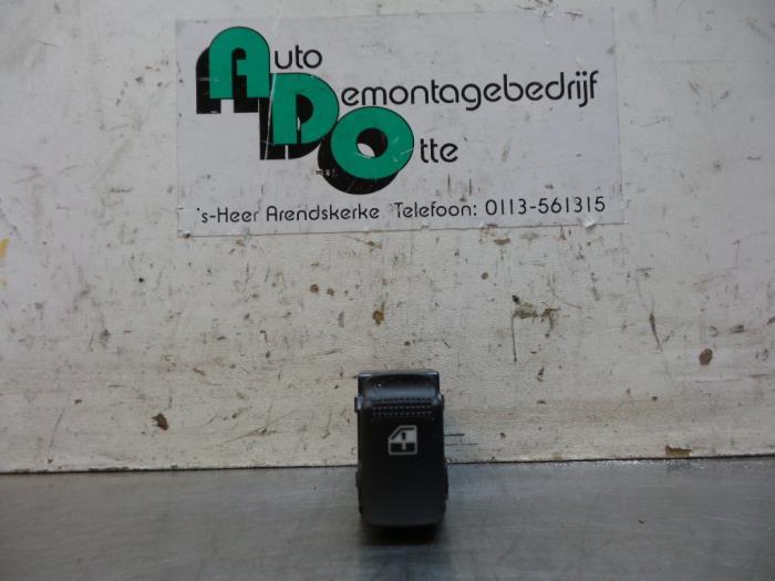 Elektrisch Raam Schakelaar van een Hyundai Matrix (Matrix 02, Auto-onderdelen, Dashboard en Schakelaars, Hyundai, Gebruikt, 3 maanden garantie