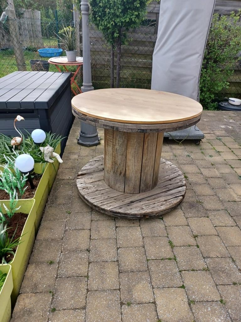 VENDU ! Table basse de jardin, Enlèvement