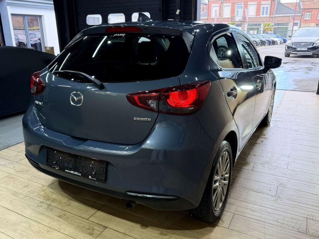 Mazda 2 1.5i Skyactiv-G MHEV * GARANTIE 12 MOIS * (bj 2021), Auto's, Mazda, Stof, Gebruikt, Euro 6, Blauw