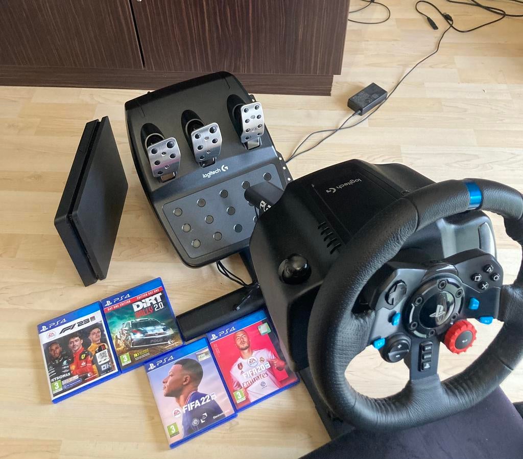 Logitech g29 + ps4 et 4 jeux, Games en Spelcomputers, Spelcomputers | Sony Consoles | Accessoires, Ophalen of Verzenden, Zo goed als nieuw
