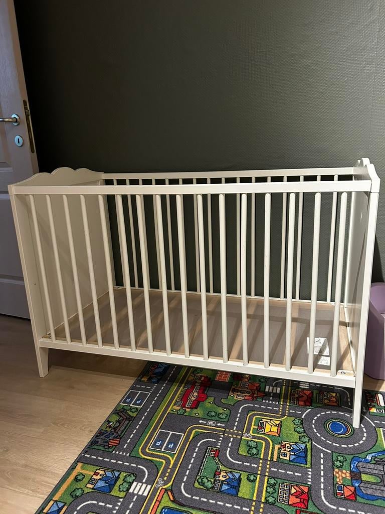 Chambre bébé complète – Lit, armoire & table à langer, Enfants & Bébés, Enlèvement, Utilisé, Garçon ou Fille