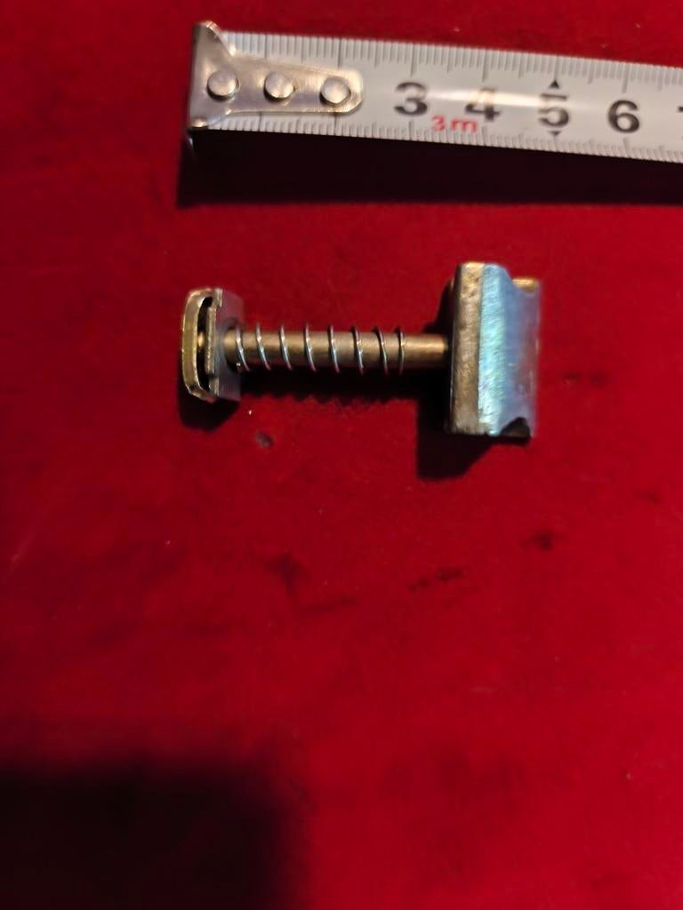 Vise métallique avec ressort intégré, Bricolage & Construction, Quincaillerie & Fixations, Comme neuf, Vis, 250 mm ou plus, Inox