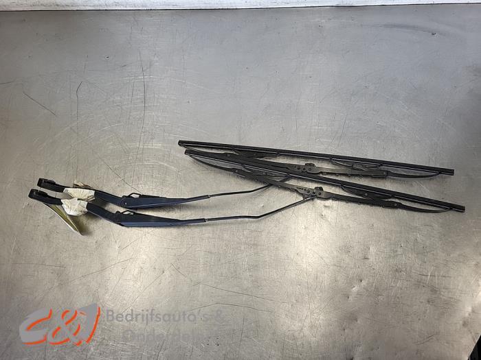 Ruitenwisserarm set van een Dodge RAM, Auto-onderdelen, Ruiten en Toebehoren, Gebruikt, -, - 20
7903AG  Hoogeveen, Ophalen of Verzenden