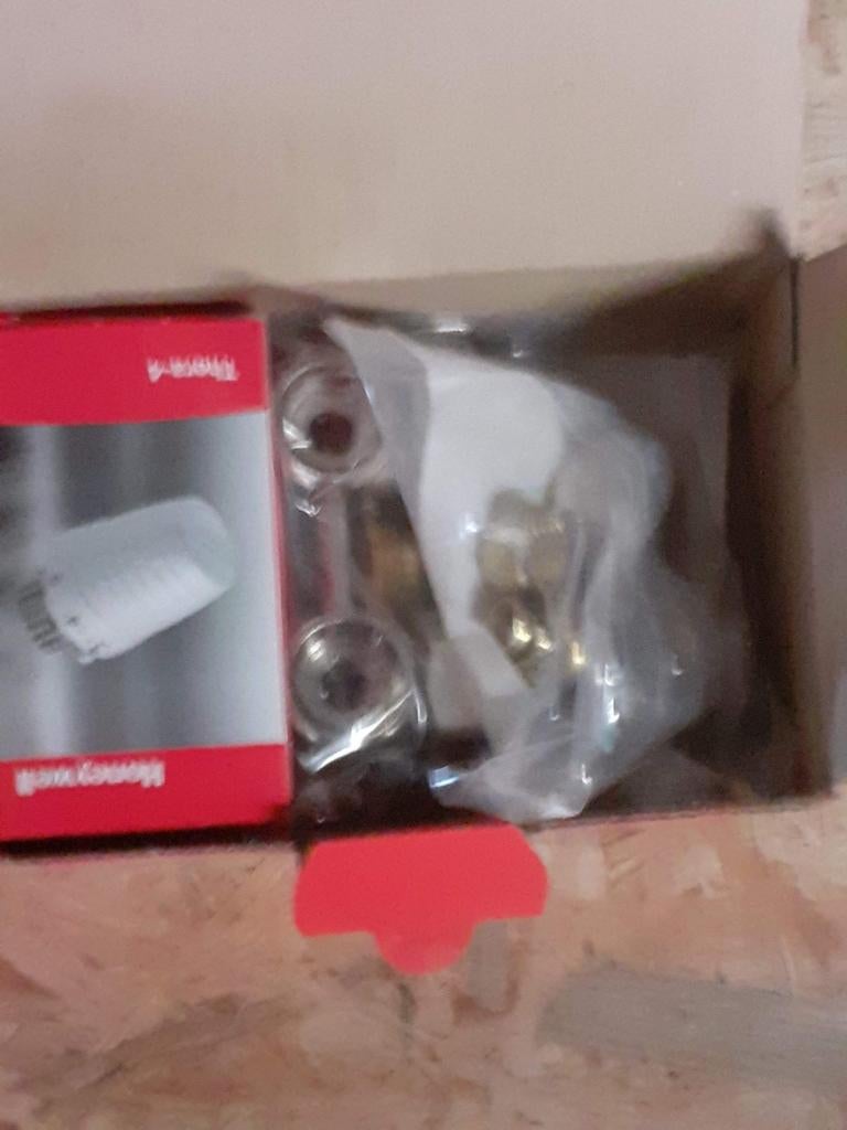 Honeywell radiator kraanset, Doe-het-zelf en Bouw, Ophalen, Radiator