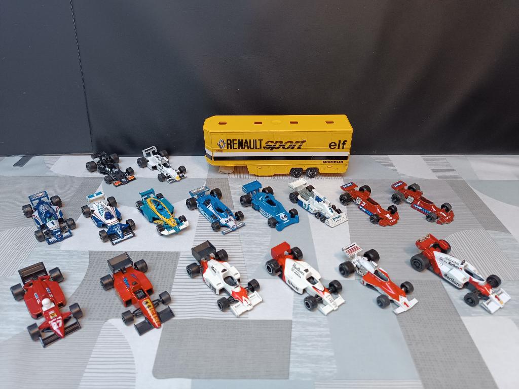 F1 - Matchbox - Majorette - Polistil Tomica Welly Hot Wheels, Collections, Enlèvement ou Envoi, Utilisé, ForTwo