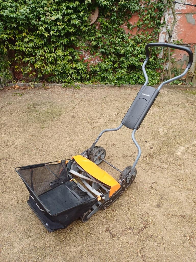 Fiskar grasmachine., Tuin en Terras, Ophalen, Opvangbak