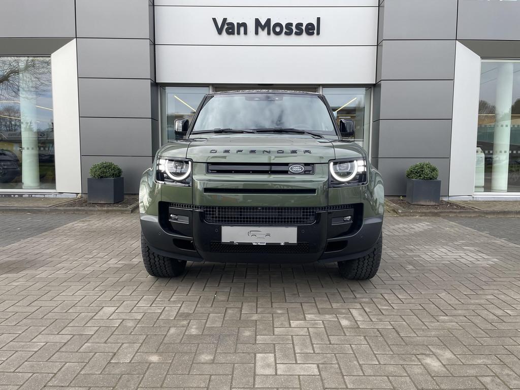 Land Rover Defender 110 D200 S Demo (bj 2026, automaat), Automaat, Gebruikt, Zwart, 2506 kg