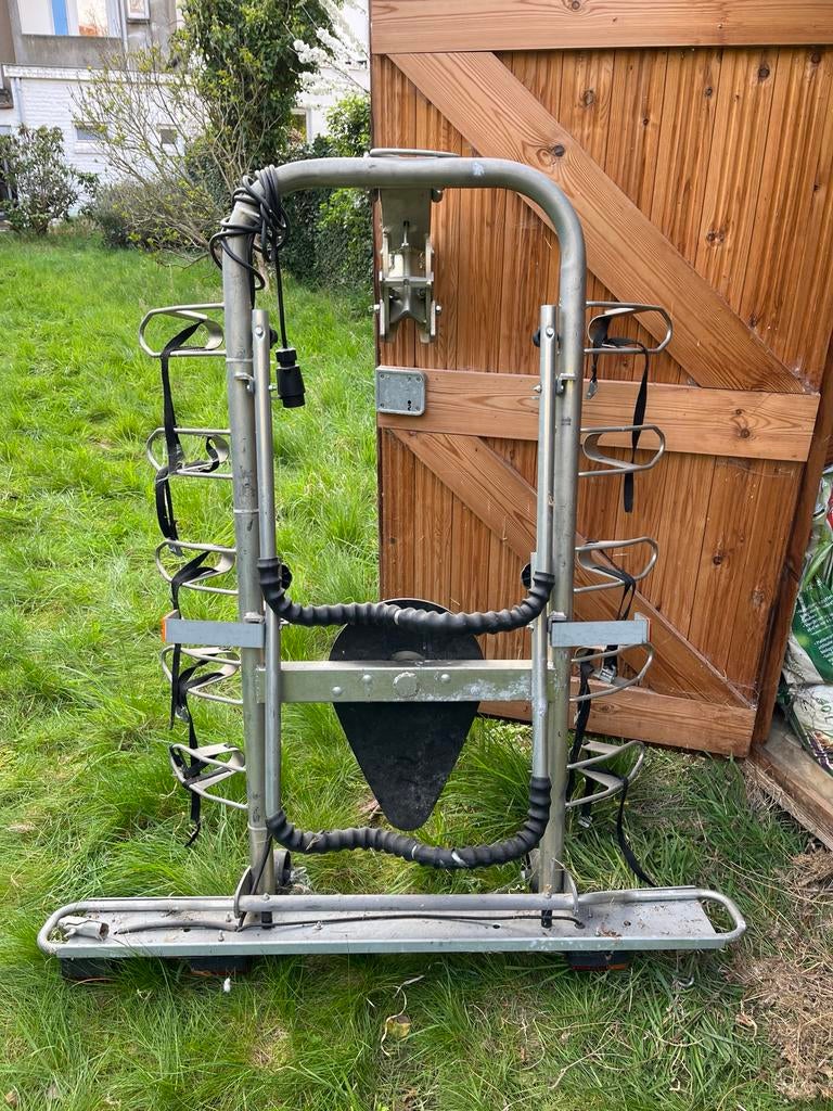 Porte-vélos sur attelage monoroue 5 vélos Mottez, Enlèvement, Comme neuf