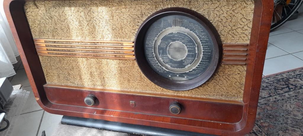 Verkoop mijn zeer oude vintage RADIO . ( 40 jaar oud  ), Audio, Tv en Foto, Ophalen, Radio