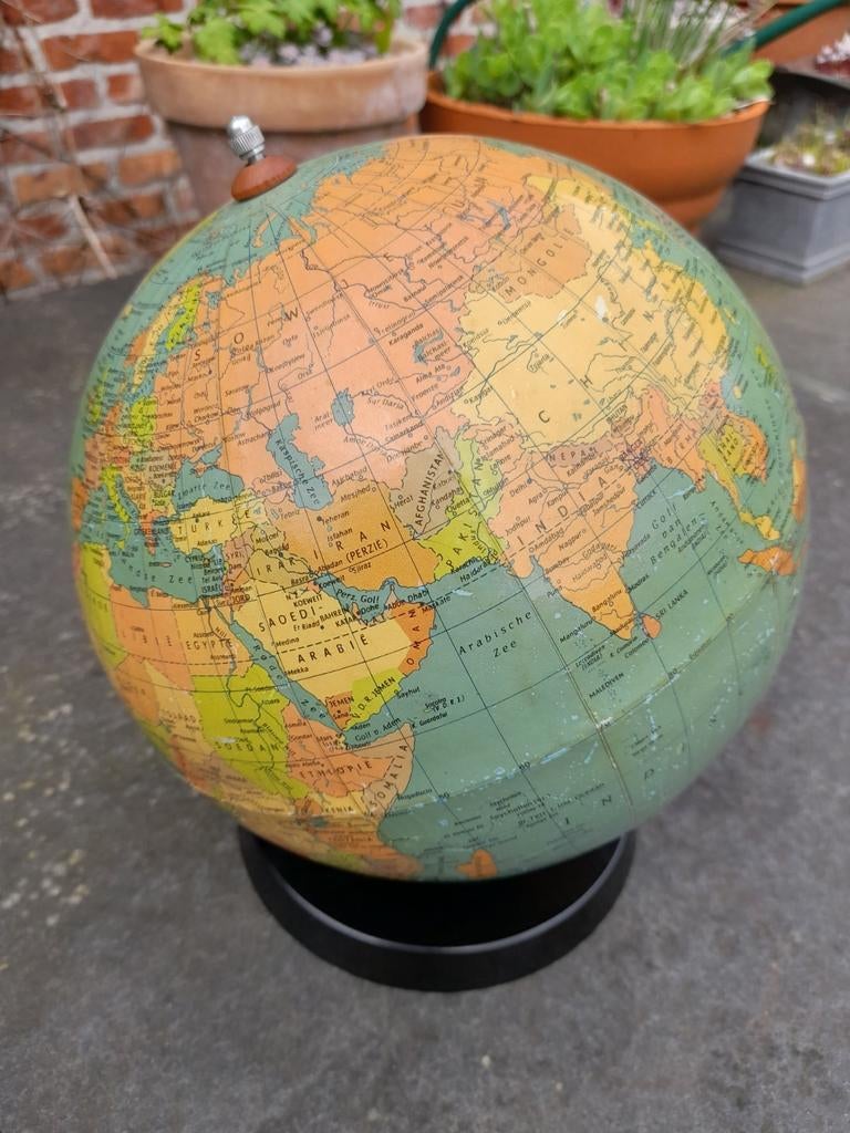 Vintage wereldbol van Räth, DDR, 1973, bakeliet voet, Antiek en Kunst, Ophalen of Verzenden