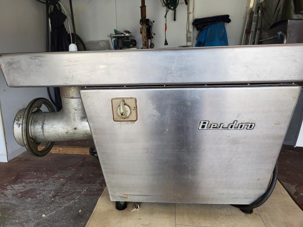 Vleesmolen Berdob type 32, Ophalen