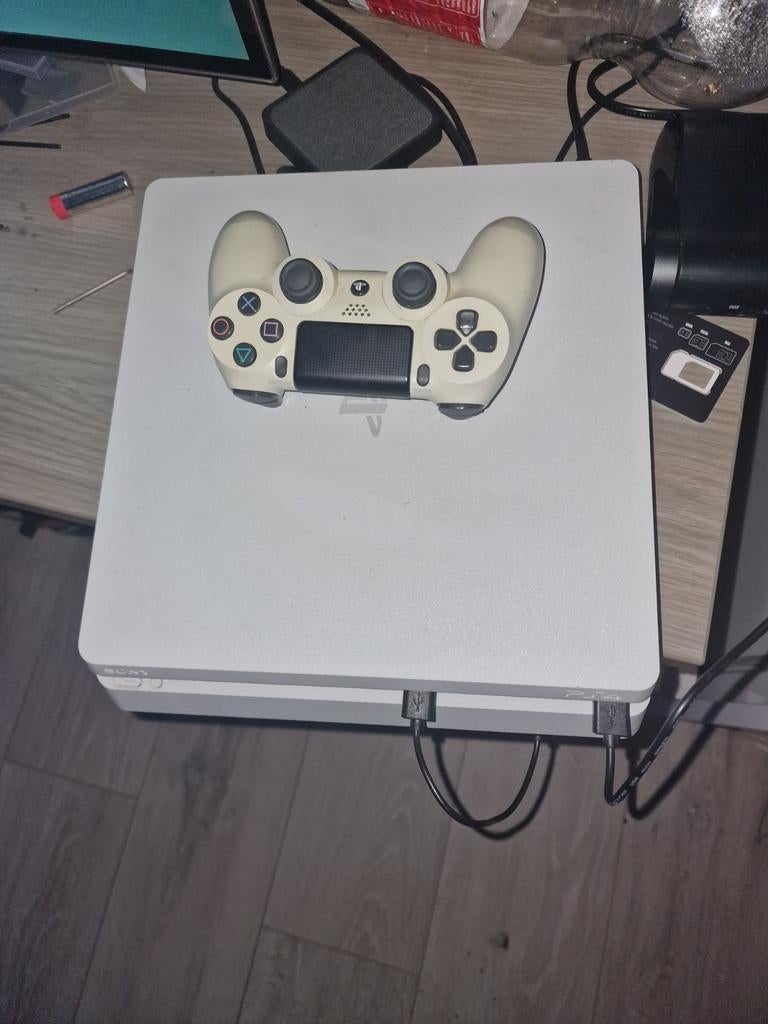 Ps4 wit met controller, Games en Spelcomputers, Spelcomputers | Sony PlayStation 4, Ophalen of Verzenden