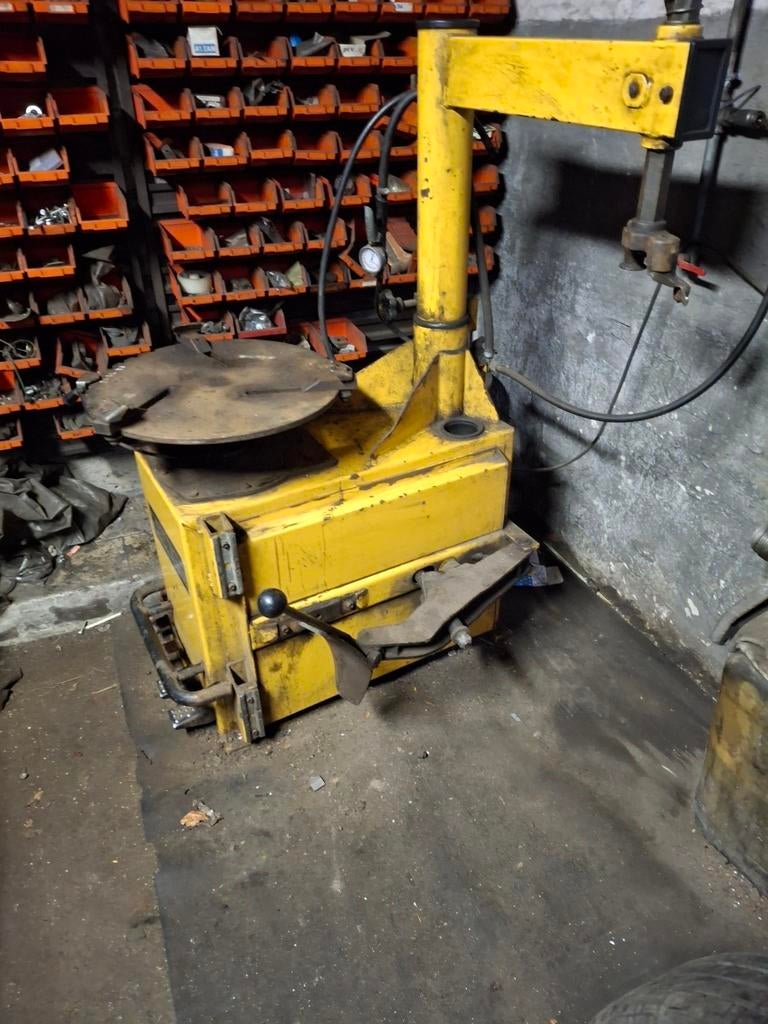 Bandenaftrekmachine, Ophalen