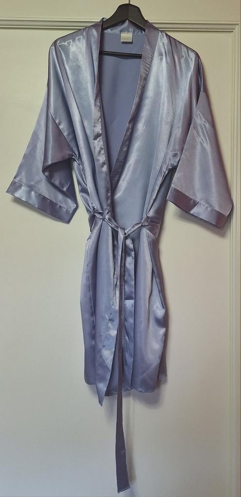 Déshabillé satiné, Enlèvement ou Envoi, Comme neuf