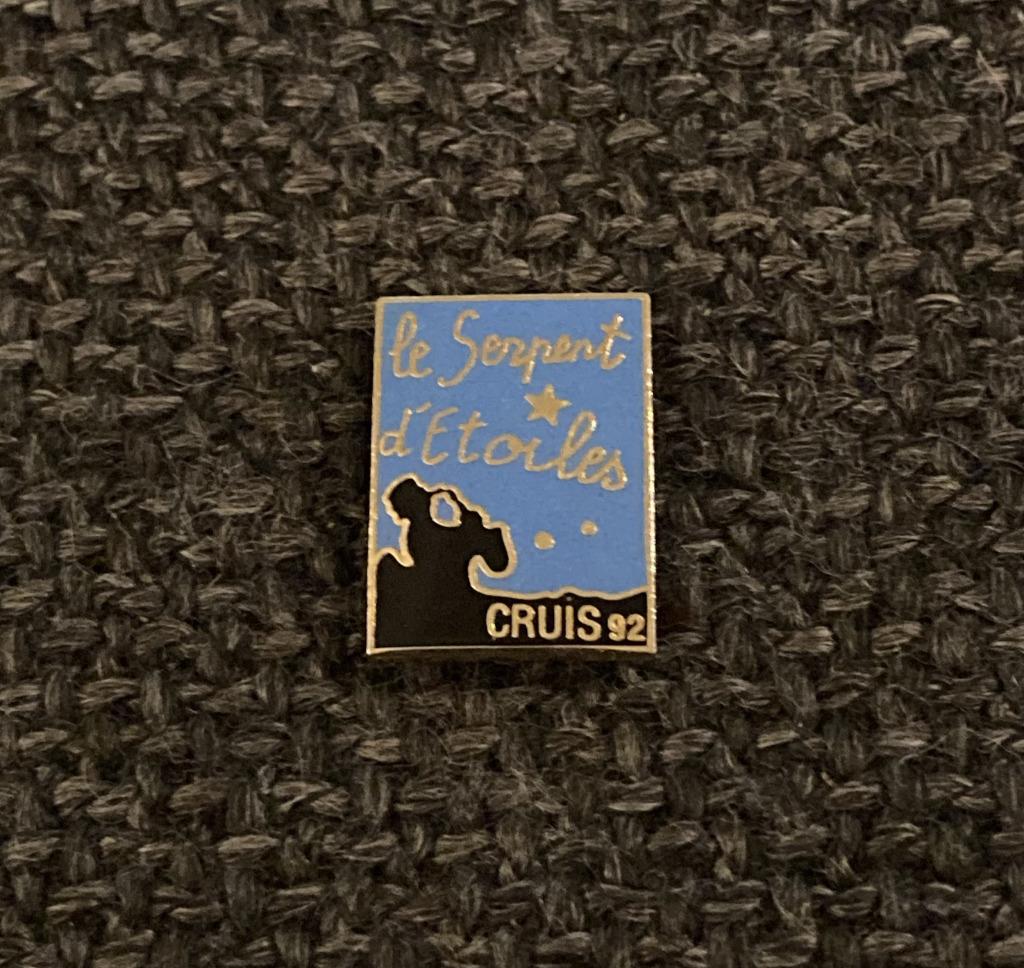 PIN - LE SERPENT D'ETOILES - SAXOFOON - SAX - SAXOPHONE, Envoi, Utilisé, Autres sujets/thèmes, Insigne ou Pin's