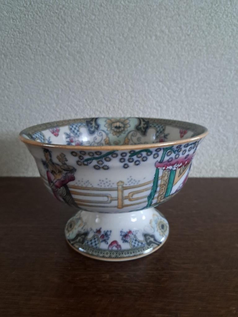 Antieken schaal Chinees porselein, Enlèvement