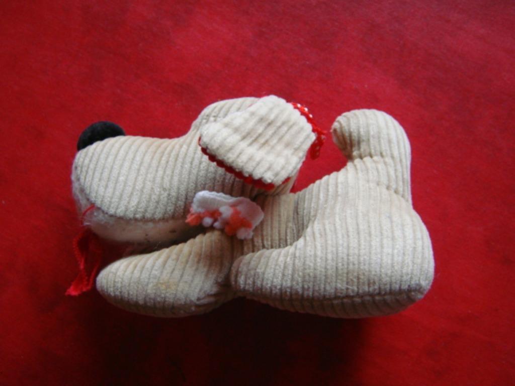 Tout petit chien velours pour déco. Ancien, Enlèvement ou Envoi, Utilisé, Chien