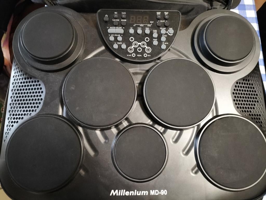 Millenium MD-90, Muziek en Instrumenten, Ophalen
