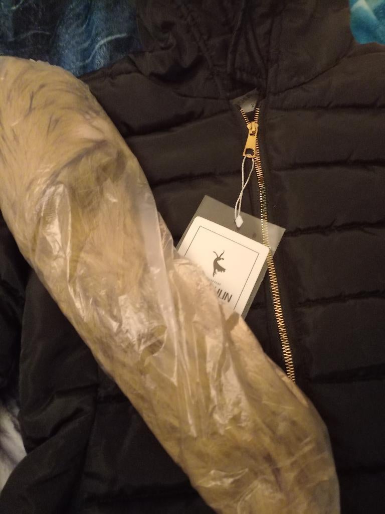 Veste doudoune femme avec fourrure amovible, Enlèvement, Neuf, Taille 38/40 (M), Noir