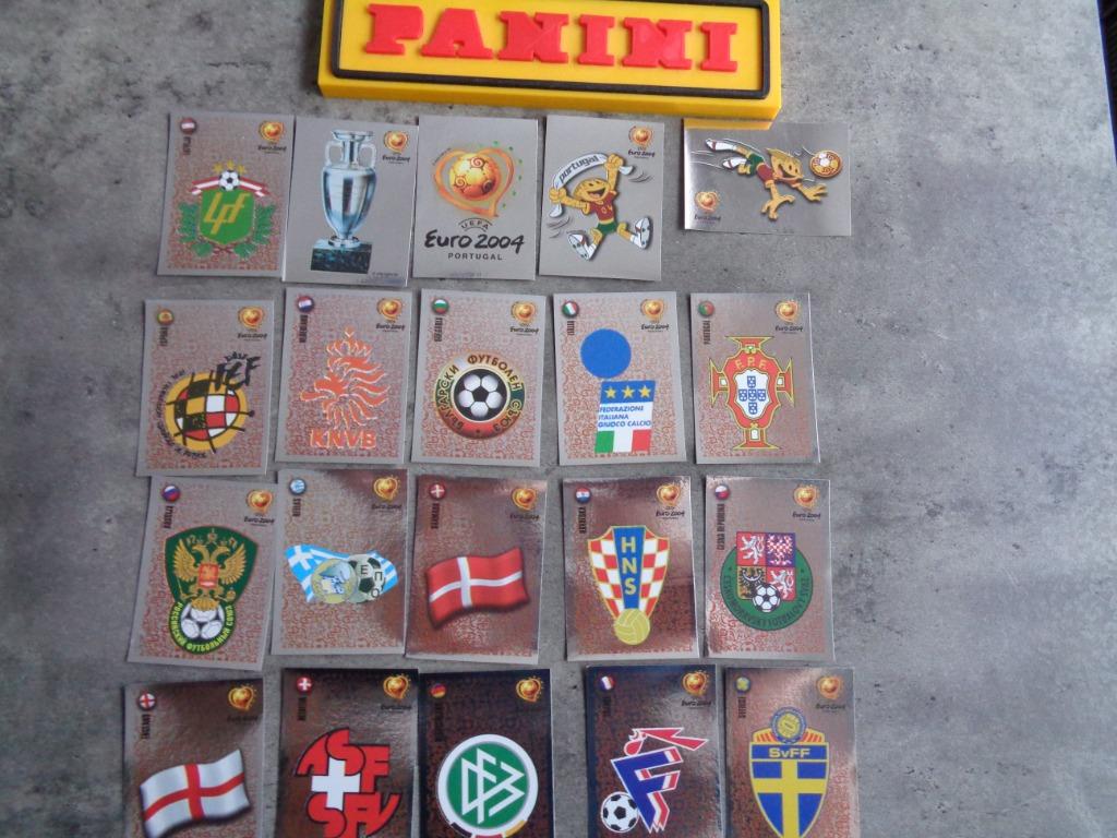 PANINI FOOTBALL STICKERS EURO 2004 emblèmes 20x badges neuf, Enlèvement ou Envoi