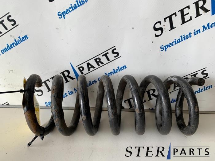 Ressort de suspension avant d'un Mercedes E-Klasse, Enlèvement ou Envoi, 3 mois de garantie, Utilisé, Mercedes-Benz