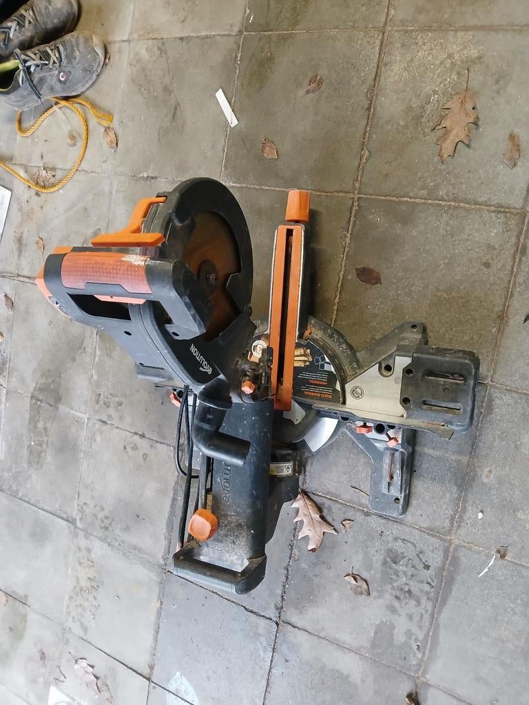 Evolution afkortzaag, Ophalen